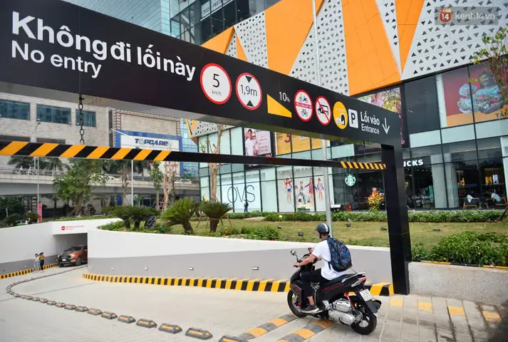 Hướng Dẫn Chi Tiết Vị Trí Cổng Vào Vincom Trần Duy Hưng Và Cách Di Chuyển Thuận Tiện