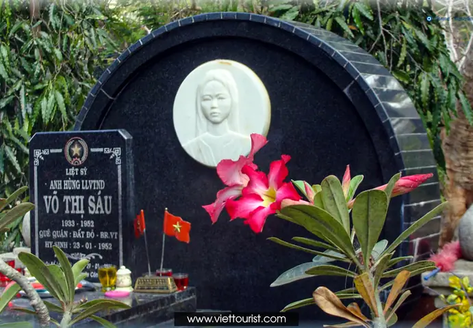 Khám Phá Mộ Võ Thị Sáu Linh Thiêng: Lịch Sử, Ý Nghĩa Và Hướng Dẫn Thăm Viếng
