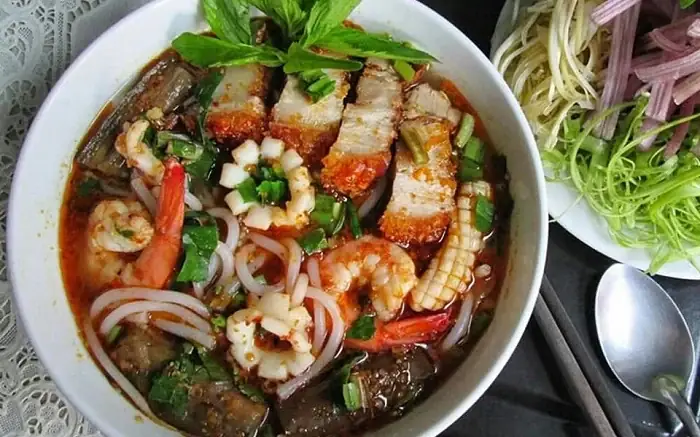 Top 10 Món Ăn Tối Ngon Ở Sài Gòn: Địa Điểm, Giá Và Mẹo Chọn Cho Thực Khách Địa Phương Và Du Khách