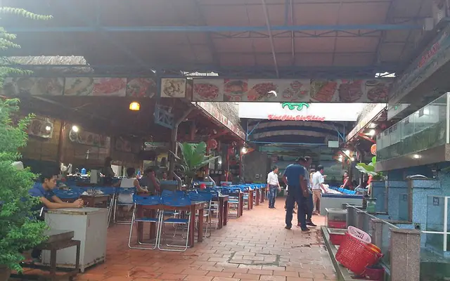 Khám Phá Nhà Hàng Biển Xanh Dĩ An: Thực Đơn, Giá, Địa Chỉ Và Cách Đặt Bàn