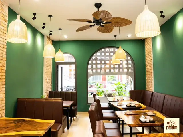 Những Nhà Hàng Chay Nổi Bật Tại Vạn Hạnh Mall: Địa Chỉ, Thực Đơn & Mức Giá