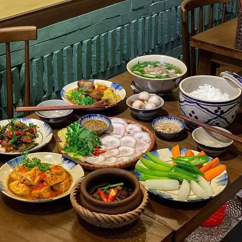 Top 10 Nhà Hàng Du Lịch Bảo Lộc: Địa Chỉ, Món Ngon & Giá Phù Hợp Cho Du Khách