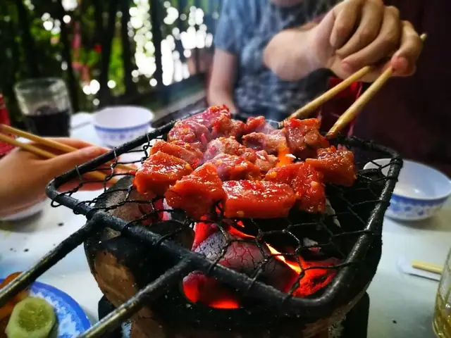 Bò Lạc Cảnh Nha Trang: Địa Chỉ, Thực Đơn, Giá Cả & Giờ Mở Cửa Chi Tiết