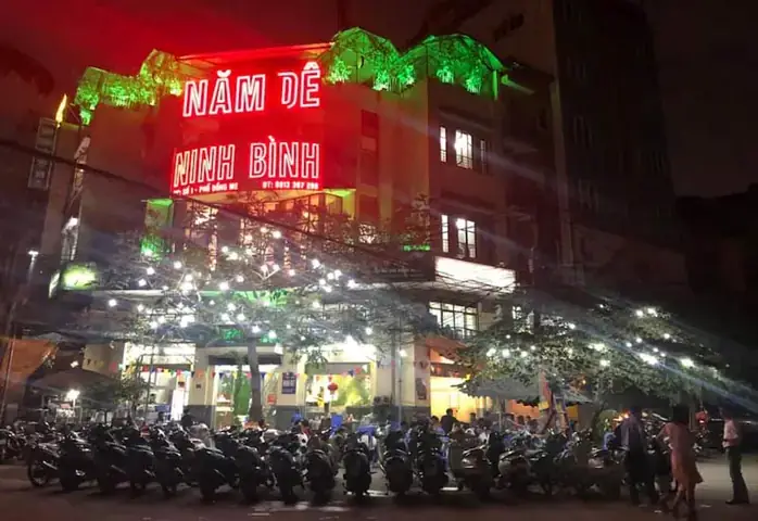 Nhà Hàng Năm Dê Ninh Bình: Địa Chỉ, Thực Đơn, Giờ Mở Cửa Và Dịch Vụ Đặt Chỗ