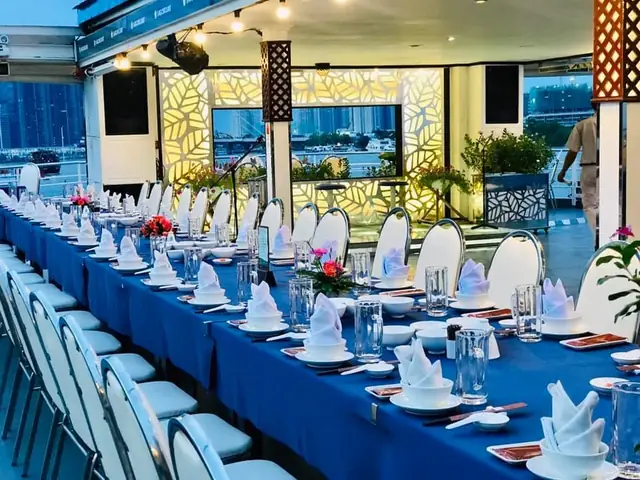 Top Nhà Hàng Quanh Bến Bạch Đằng: Địa Chỉ, Món Ăn, Giá Cả Và Trải Nghiệm