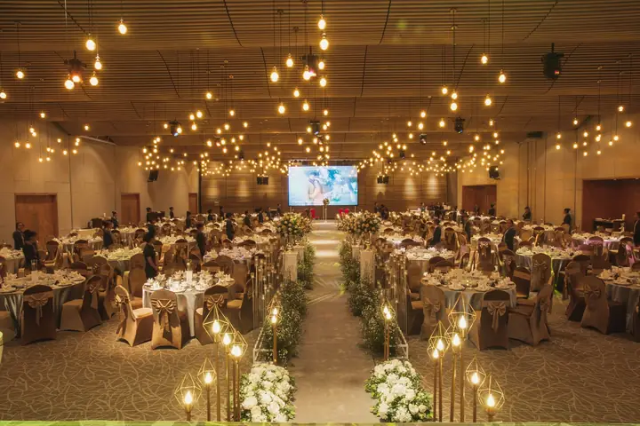 Nhà Hàng Quinter Central Nha Trang: Thực Đơn, Giá Phòng, Cách Đặt Chỗ Và Địa Chỉ Chi Tiết