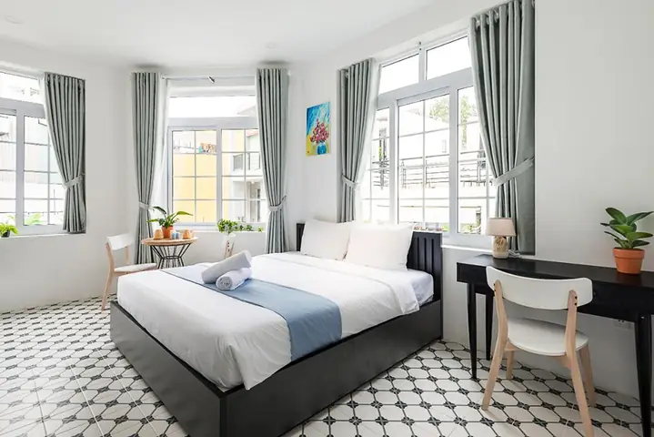 Top Nhà Nghỉ Gần Phố Đi Bộ Nguyễn Huệ: Giá Rẻ, Tiện Nghi & Đánh Giá Chi Tiết