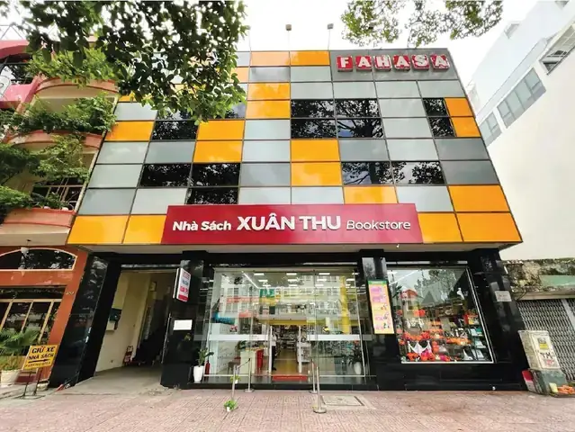 Nhà Sách Mở Cửa Mấy Giờ? Thời Gian Hoạt Động Của Các Chuỗi Nhà Sách Lớn Ở Việt Nam
