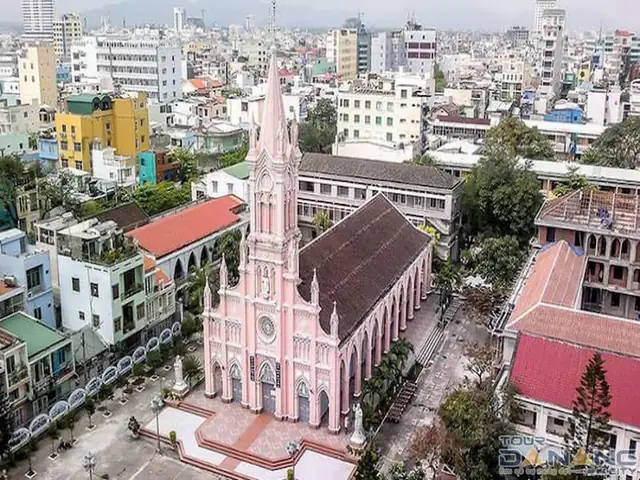 Nhà Thờ Chính Tòa Đà Nẵng: Lịch Sử, Kiến Trúc Và Thông Tin Thánh Lễ Dành Cho Du Khách