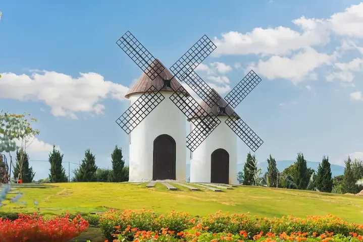 Top 12 Địa Điểm Đẹp Ở Đà Lạt Mà Mọi Du Khách Nên Khám Phá