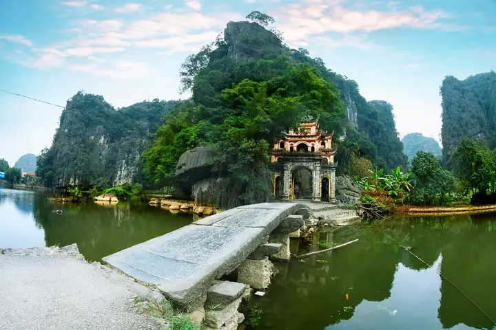 Ninh Bình Có Chỗ Nào Chơi? Top Địa Điểm Du Lịch Nên Ghé Và Hướng Dẫn Chi Tiết