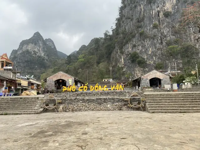Khám Phá Phố Cổ Đồng Văn, Hà Giang: Lịch Sử, Cách Đi Và Những Điểm Tham Quan Không Thể Bỏ Lỡ