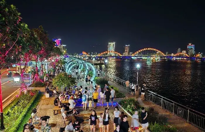 Hướng Dẫn Trọn Đời Khám Phá Phố Đi Bộ Bạch Đằng Đà Nẵng – Địa Điểm, Hoạt Động & Mẹo Tham Quan
