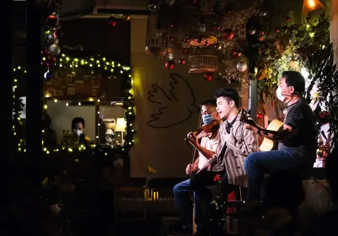 Top 9 Quán Cà Phê Acoustic Ở Quận 3: Địa Chỉ, Giờ Mở, Không Gian & Âm Nhạc