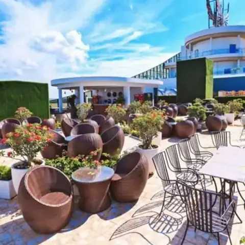 Những Quán Café Gần Bến Ninh Kiều Với View Đẹp Và Không Gian Thư Giãn Cho Người Yêu Cà Phê