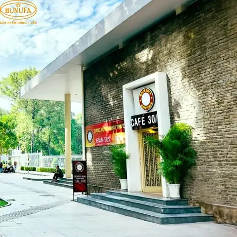 Top 10 Quán Café Gần Dinh Độc Lập: Địa Điểm, Giá, View Và Cách Đến