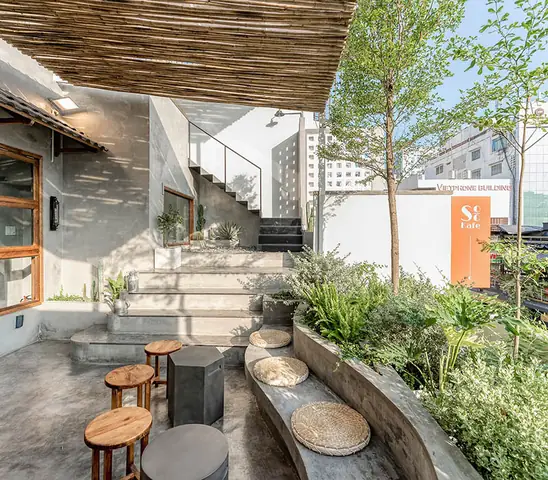 Top 7 Quán Cafe Sân Vườn Quận 1: Địa Chỉ Yên Bình Giữa Lòng Thành Phố
