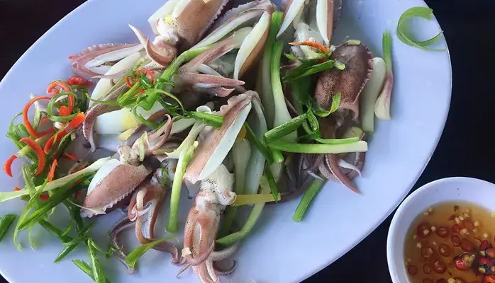 Quán Cơm Ngọc Quý Đà Nẵng: Địa Chỉ, Thực Đơn, Giá Cả & Cách Đến