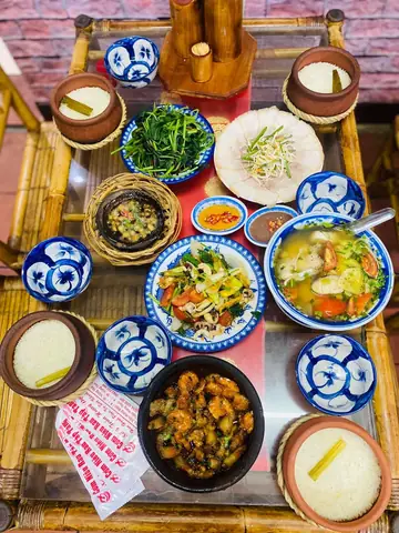 Top 10 Quán Cơm Niêu Ngon Ở Vũng Tàu – Địa Chỉ, Thực Đơn & Giá Cả