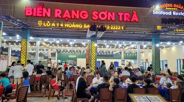 Đánh Giá Chi Tiết Quán Nhậu Năm Đảnh Đà Nẵng: Địa Chỉ, Thực Đơn, Giá Cả Và Mẹo Tránh Giờ Cao Điểm