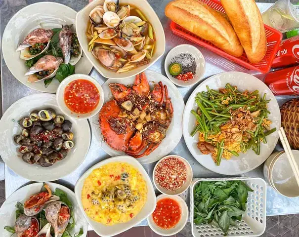 Địa Chỉ, Thực Đơn & Kinh Nghiệm Thưởng Thức Quán Ốc Bí Bo Quận 8