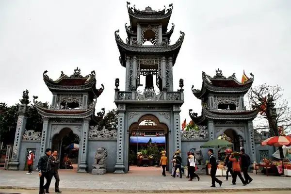 Khám Phá Quần Thể Di Tích Phủ Dầy: Lịch Sử, Kiến Trúc, Lễ Hội Và Hướng Dẫn Du Lịch