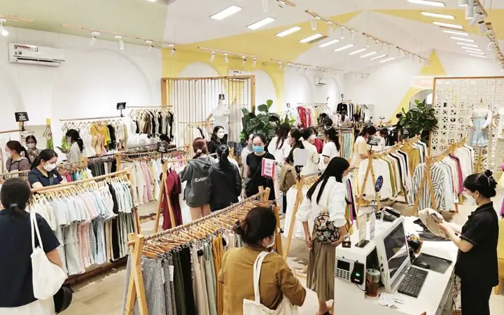 Top Các Shop Quần Áo Ở Gò Vấp Đáng Ghé Thăm: Danh Sách Đầy Đủ Cho Nam Và Nữ