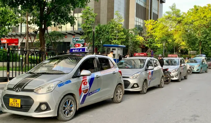 Danh Sách Tổng Đài, Bảng Giá Và Hướng Dẫn Đặt Taxi Tại Bắc Từ Liêm