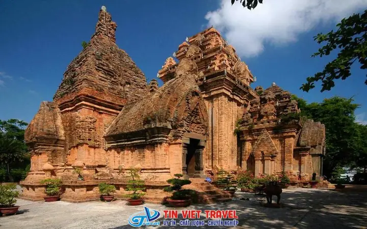 Giá Vé Tháp Bà Ponagar Nha Trang 2026: Mức Phí, Ưu Đãi Và Giờ Mở Cửa