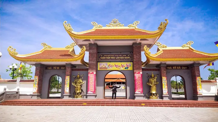 Thiền Viện Trúc Lâm Ở Đâu? Địa Chỉ Chi Tiết Và Hướng Dẫn Di Chuyển Tới Các Chi Nhánh Nổi Bật