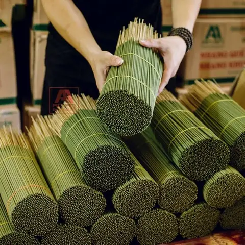Thuyết Minh Về Nghề Làm Nhang: Lịch Sử, Quy Trình Sản Xuất Và Giá Trị Văn Hoá Truyền Thống