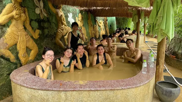 Tắm Bùn Khoáng Tháp Bà Nha Trang – Hướng Dẫn Đặt Vé, Giá Dịch Vụ Và Trải Nghiệm