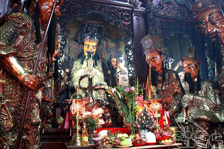 12 Bà Mụ Ở Chùa Ngọc Hoàng: Ý Nghĩa, Cách Cầu Con Và Các Nghi Lễ Cần Biết