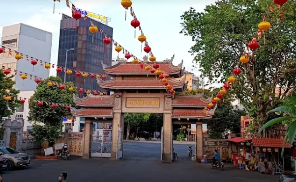 Khám Phá Chùa Vĩnh Nghiêm Tại 339 Nam Kỳ Khởi Nghĩa: Địa Chỉ, Giờ Mở Cửa & Kinh Nghiệm Tham Quan