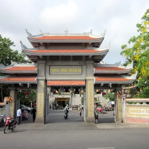 Khám Phá Chùa Vĩnh Nghiêm Tại 339 Nam Kỳ Khởi Nghĩa: Địa Chỉ, Giờ Mở Cửa & Kinh Nghiệm Tham Quan