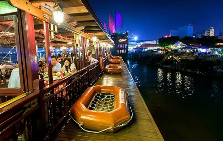 Lựa Chọn Ăn Tối Trên Du Thuyền Sông Hàn Đà Nẵng: Giá Vé, Lịch Trình & Review Các Tàu Nổi Bật Cho Du Khách Lựa Chọn Ăn Tối Trên Du Thuyền Sông Hàn Đà Nẵng: Giá Vé, Lịch Trình & Review Các Tàu Nổi Bật Cho Du Khách