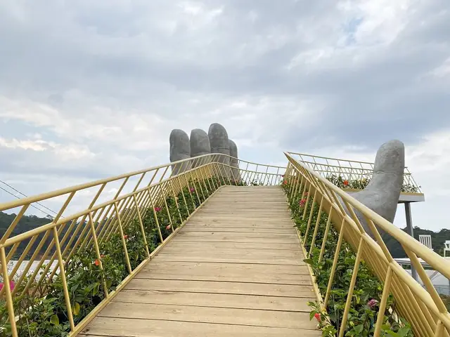 Khám Phá Bắc Thang Lên Hỏi Ông Trời Đà Lạt: Địa Điểm Sống Ảo Và Hướng Dẫn Tham Quan Cho Du Khách