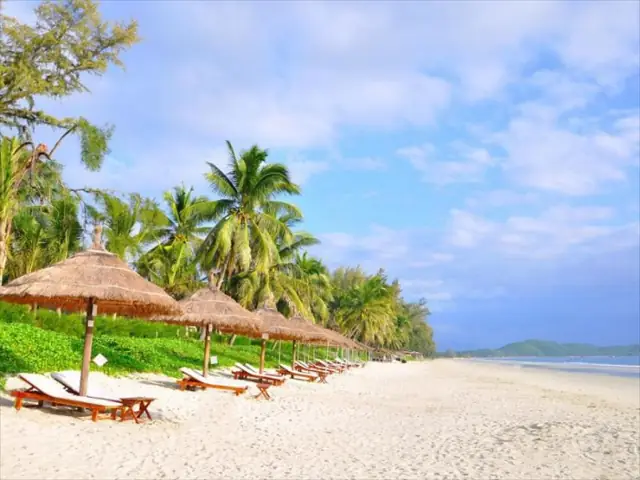 Khám Phá Bãi Tắm Dốc Lết Nha Trang: Cẩm Nang Vị Trí, Trải Nghiệm Và Đặc Sản Cho Du Khách