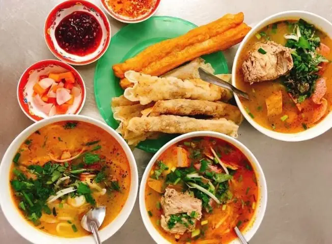 Bánh Canh Ruộng Phương Đà Nẵng: Địa Chỉ, Món Ngon Và Lý Do Tên Gọi