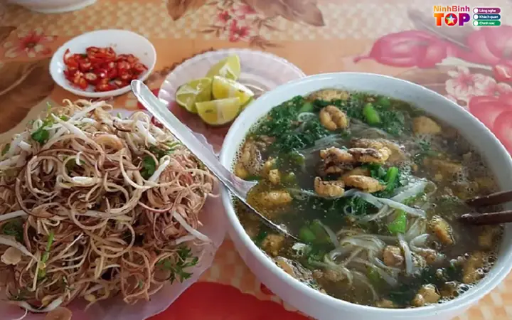Review Bánh Đa Cá Rô Đồng Ninh Bình: Món Đặc Sản Bình Dân Được Dân Bản Địa Yêu Thích Review Bánh Đa Cá Rô Đồng Ninh Bình: Món Đặc Sản Bình Dân Được Dân Bản Địa Yêu Thích