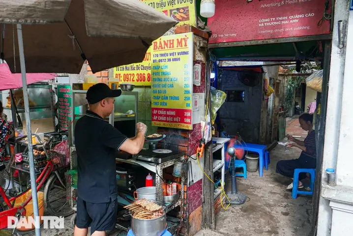 Review Bánh Mì Chảo Mai Hắc Đế: Địa Chỉ, Giá Và Trải Nghiệm Tại Các Quán Phố Mai Hắc Đế
