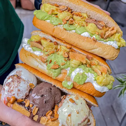 Top 10 Tiệm Bánh Mì Kẹp Kem Ngon Nhất Sài Gòn – Địa Chỉ, Giá Và Mẹo Thưởng Thức
