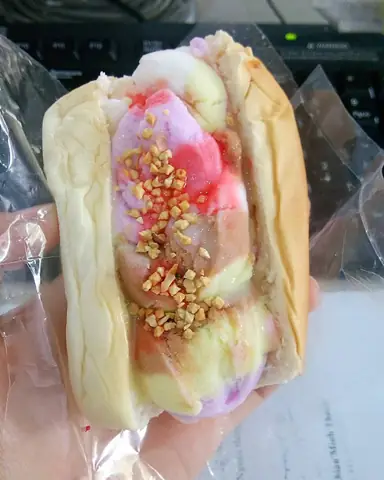 Top 10 Tiệm Bánh Mì Kẹp Kem Ngon Nhất Sài Gòn – Địa Chỉ, Giá Và Mẹo Thưởng Thức