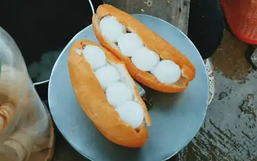 Top 10 Tiệm Bánh Mì Kẹp Kem Ngon Nhất Sài Gòn – Địa Chỉ, Giá Và Mẹo Thưởng Thức
