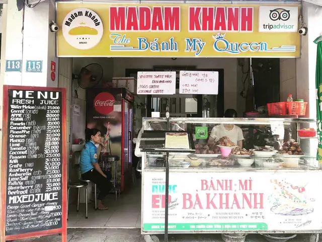 Review Bánh Mì Madam Khanh Hội An: Địa Chỉ, Giá Và Menu Từ Quán Bánh Mì Nữ Hoàng Review Bánh Mì Madam Khanh Hội An: Địa Chỉ, Giá Và Menu Từ Quán Bánh Mì Nữ Hoàng