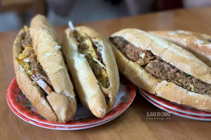 Top 10 Bánh Mì Ngon Nhất Hội An – Địa Chỉ, Đánh Giá & Mẹo Thưởng Thức
