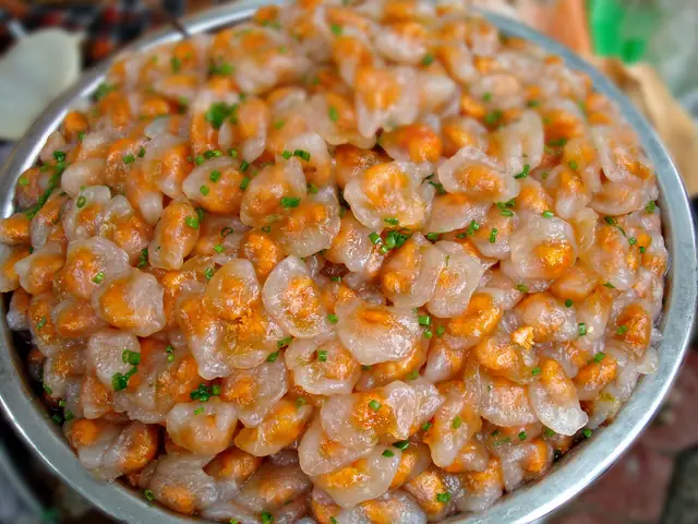 Tìm Hiểu Bánh Tai Vạc Và Bánh Bột Lọc: Khác Biệt Về Tên Gọi Và Cách Làm
