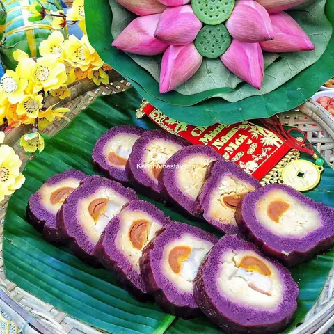 Tìm Hiểu Bánh Tét Lá Cẩm Nhà Họ Huỳnh Cần Thơ – Đặc Sản Trứ Danh Miền Tây