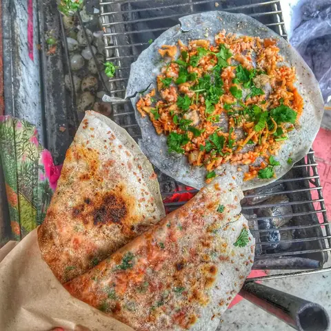 Gợi Ý Top Quán Bánh Tráng Nướng Đà Lạt Chính Gốc Tại Sài Gòn Cho Người Thích Ăn Vặt