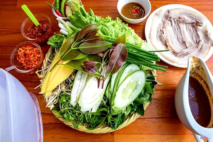 Khám Phá Những Quán Bánh Tráng Cuốn Thịt Heo 2 Đầu Da Đà Nẵng Ngon Chuẩn Vị Cho Thực Khách